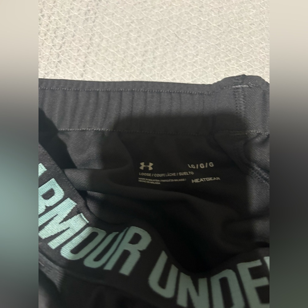 Lot of 3 Under Armour Elastic Waist Size Large Womans Shorts - Picture 7 of 10